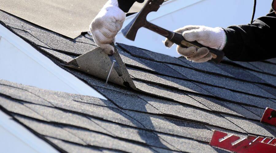 Expert Emergency Roof Repairs services in Mapleton, IL